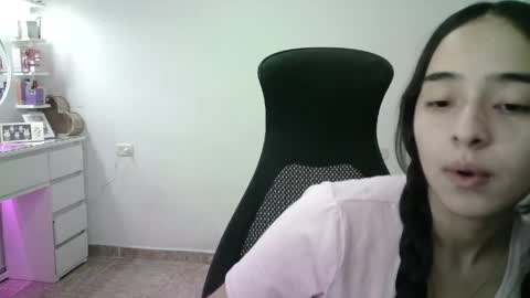Snapshot of aineangeel chatting on 23, 4, 2026 AINE online show from 23, 4, 2026