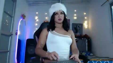 aisha299 online show from 19, 12, 2025