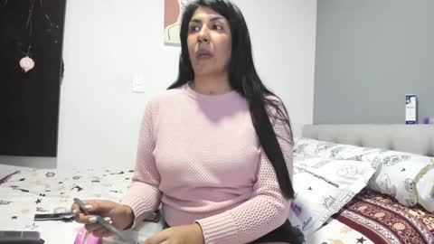 Snapshot of aisha_latina chatting on 3, 2, 2025 Katie online show from 3, 2, 2025