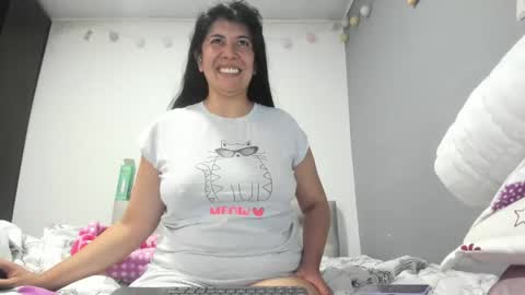 Snapshot of aisha_latina chatting on 15, 5, 2026 Katie online show from 15, 5, 2026
