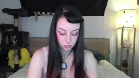 Snapshot of aivie chatting on 18, 7, 2026 Aivie Pink online show from 18, 7, 2026
