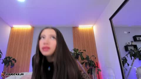 Snapshot of aixa_charless chatting on 19, 5, 2026 Aixa online show from 19, 5, 2026