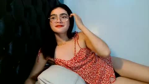 Snapshot of akamamiki25 chatting on 7, 6, 2026 akamamiki25 online show from 7, 6, 2026