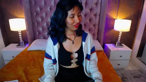 A K A N E  U W U online show from 7, 3, 2025