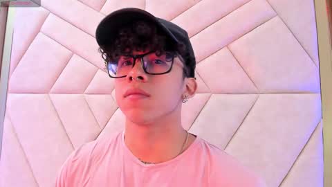 akazaboy online show from 17, 11, 2025