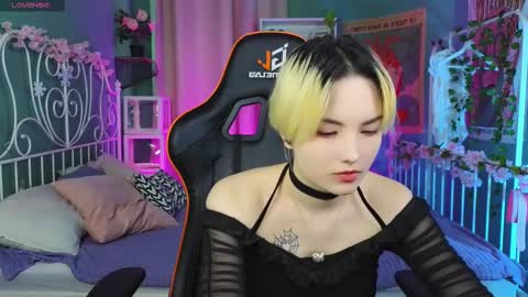 Akemi online show from 1, 3, 2025