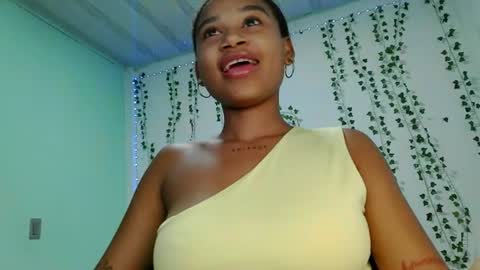 akemy_saunderz online show from 12, 6, 2026