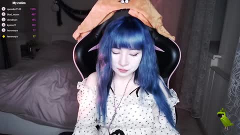 akirahartyx online show from 17, 12, 2024