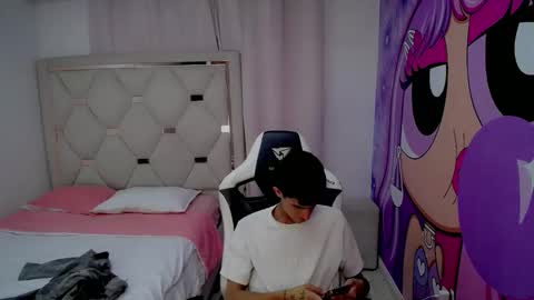 Akyra latin online show from 4, 2, 2026