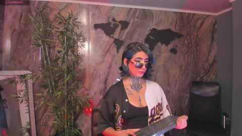 ALAHIA online show from 25, 3, 2026