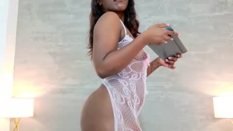 Snapshot of alaia_colins chatting on 1, 7, 2026 alaia_colins online show from 1, 7, 2026