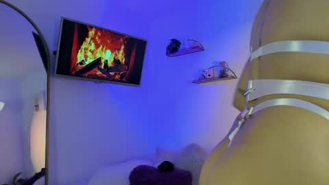   online show from 28, 4, 2026