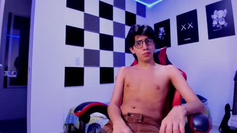 Alan Boy online show from 9, 10, 2025