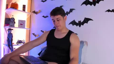 Snapshot of alan_hadid1 chatting on 27, 10, 2025 Alan Hadid online show from 27, 10, 2025