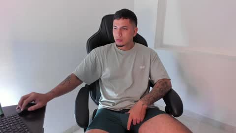 Snapshot of alan_muscle chatting on 22, 1, 2025 Alan online show from 22, 1, 2025