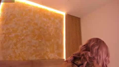 alana_2916 online show from 22, 10, 2025