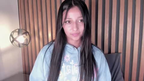 Snapshot of alanha_ chatting on 15, 1, 2025 alanha online show from 15, 1, 2025