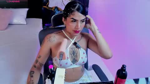 Snapshot of alanna_wild chatting on 18, 6, 2026 Alana online show from 18, 6, 2026