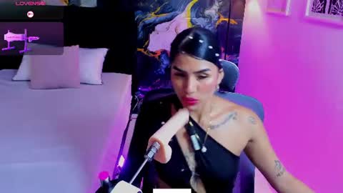 Snapshot of alanna_wild chatting on 19, 6, 2026 Alana online show from 19, 6, 2026