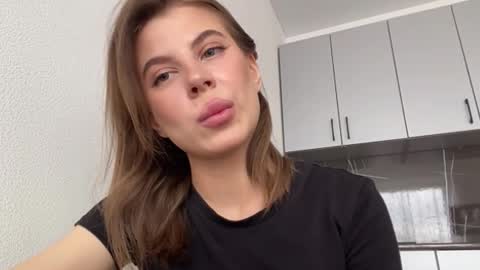 Snapshot of alannapostuci chatting on 29, 10, 2025 Mila online show from 29, 10, 2025