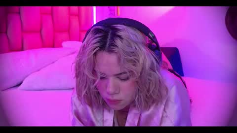 albaandthayron online show from 5, 3, 2026