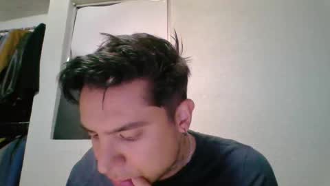 Snapshot of albertoarenas16 chatting on 8, 5, 2026 albertoarenas16 online show from 8, 5, 2026