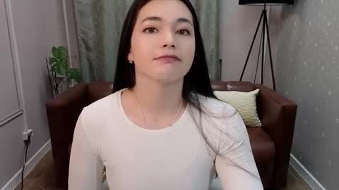 Snapshot of albi_glow chatting on 16, 11, 2025 Albi online show from 16, 11, 2025