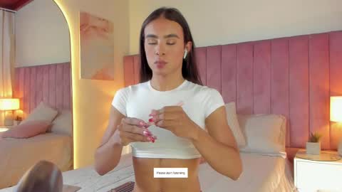 Alejandra Arango online show from 5, 3, 2025