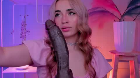 Snapshot of alejamillan1 chatting on 25, 6, 2026 night GTM -5 online show from 25, 6, 2026