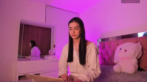 alejandraaa_ online show from 28, 9, 2025