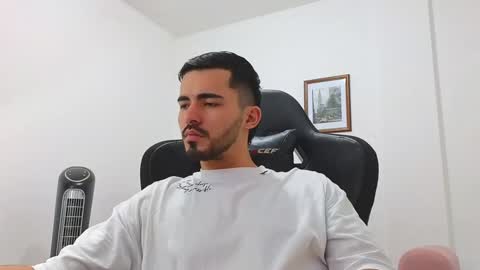 alejandroo_7 online show from 7, 1, 2025