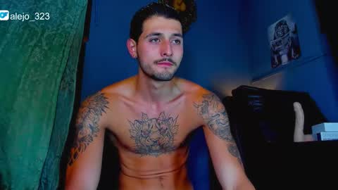 alejo_323__ online show from 25, 3, 2026