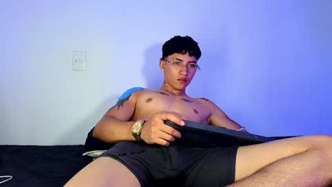 Snapshot of alejo_urd chatting on 24, 5, 2026 alejo online show from 24, 5, 2026