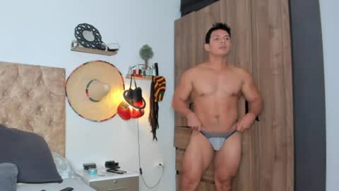Snapshot of alejostrong chatting on 23, 7, 2026 alejostrong online show from 23, 7, 2026