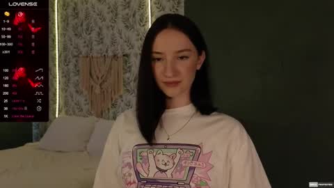 Snapshot of alena_navi chatting on 5, 3, 2025 Alena online show from 5, 3, 2025