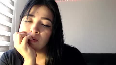Snapshot of aleska__bell chatting on 27, 7, 2026 Aleska online show from 27, 7, 2026