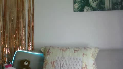 QUEEN OFF MILk  IM BACK  15 NOV online show from 29, 11, 2025