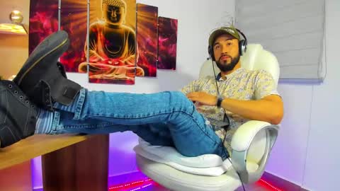 ALESSANDRO  WYE online show from 18, 1, 2025