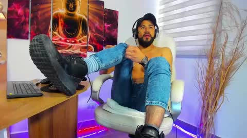 ALESSANDRO  WYE online show from 19, 1, 2025