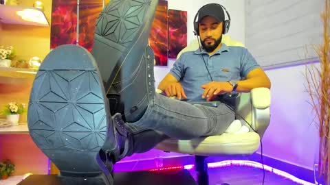 ALESSANDRO  WYE online show from 21, 1, 2025