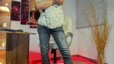 ALESSANDRO  WYE online show from 13, 2, 2025