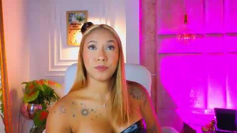 Snapshot of alessialondon chatting on 22, 6, 2026 Alessia online show from 22, 6, 2026