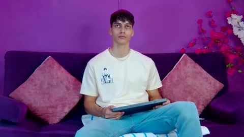 Alessio online show from 28, 11, 2025