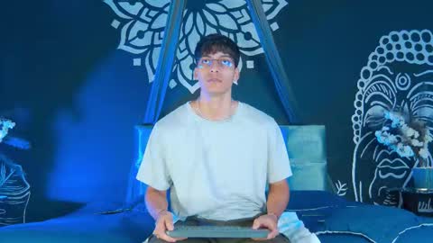 Alessio online show from 7, 1, 2026