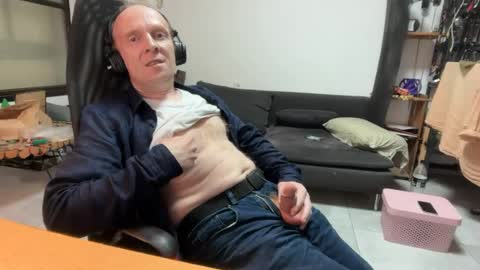 Snapshot of alex125223 chatting on 1, 8, 2026 alex125223 online show from 1, 8, 2026