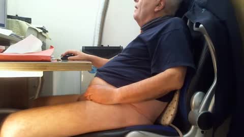 alex47100 online show from 30, 1, 2025