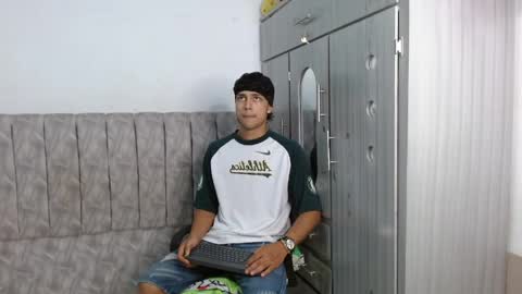 Snapshot of alex_martin47 chatting on 10, 4, 2026 alex online show from 10, 4, 2026