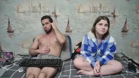 Alex and Sarah online show from 4, 11, 2025