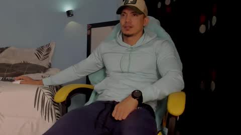 Snapshot of alex_sthorm chatting on 17, 11, 2025 alex_sthorm online show from 17, 11, 2025