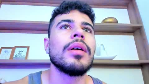 alex_wolf05 online show from 18, 3, 2026